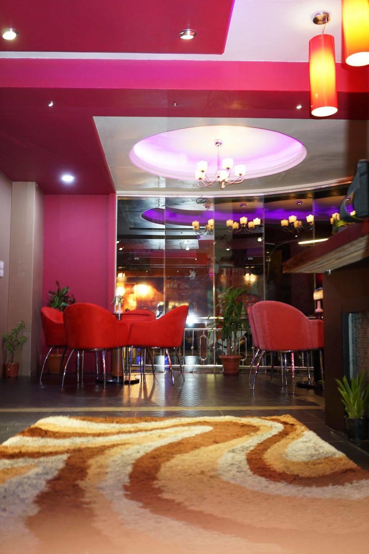 Hotel Surfview Raalhugandu Malé Exterior foto